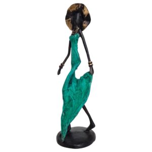 Femme élégante à chapeau mi-doré en bronze
