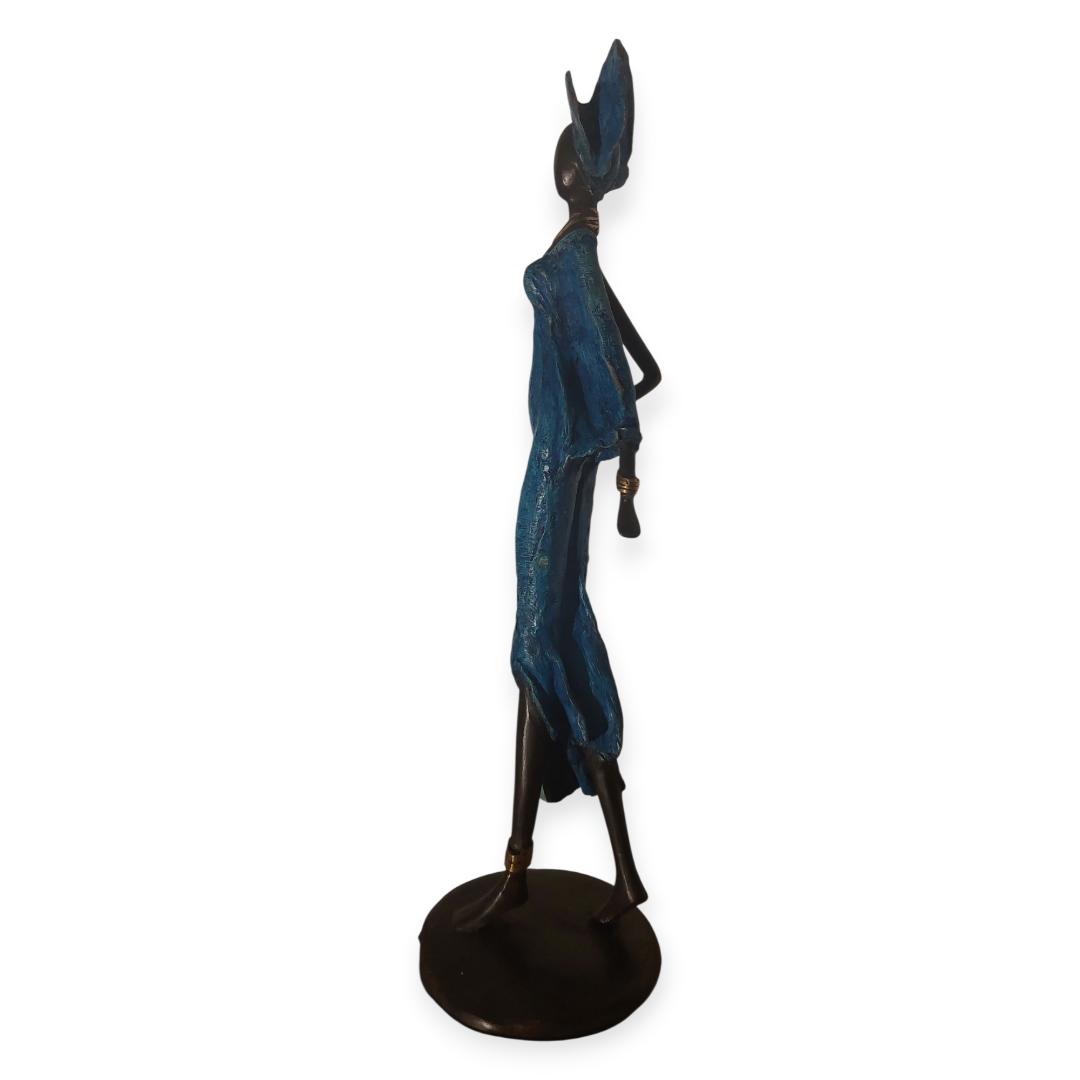 Femme à foulard robe bleu en bronze massif – Image 2